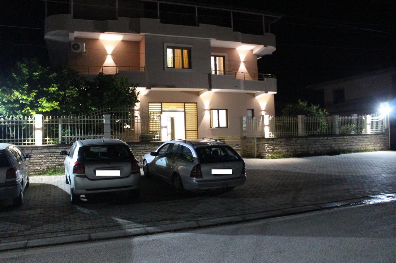 Hotel Vila Maledhi Берат Екстериор снимка