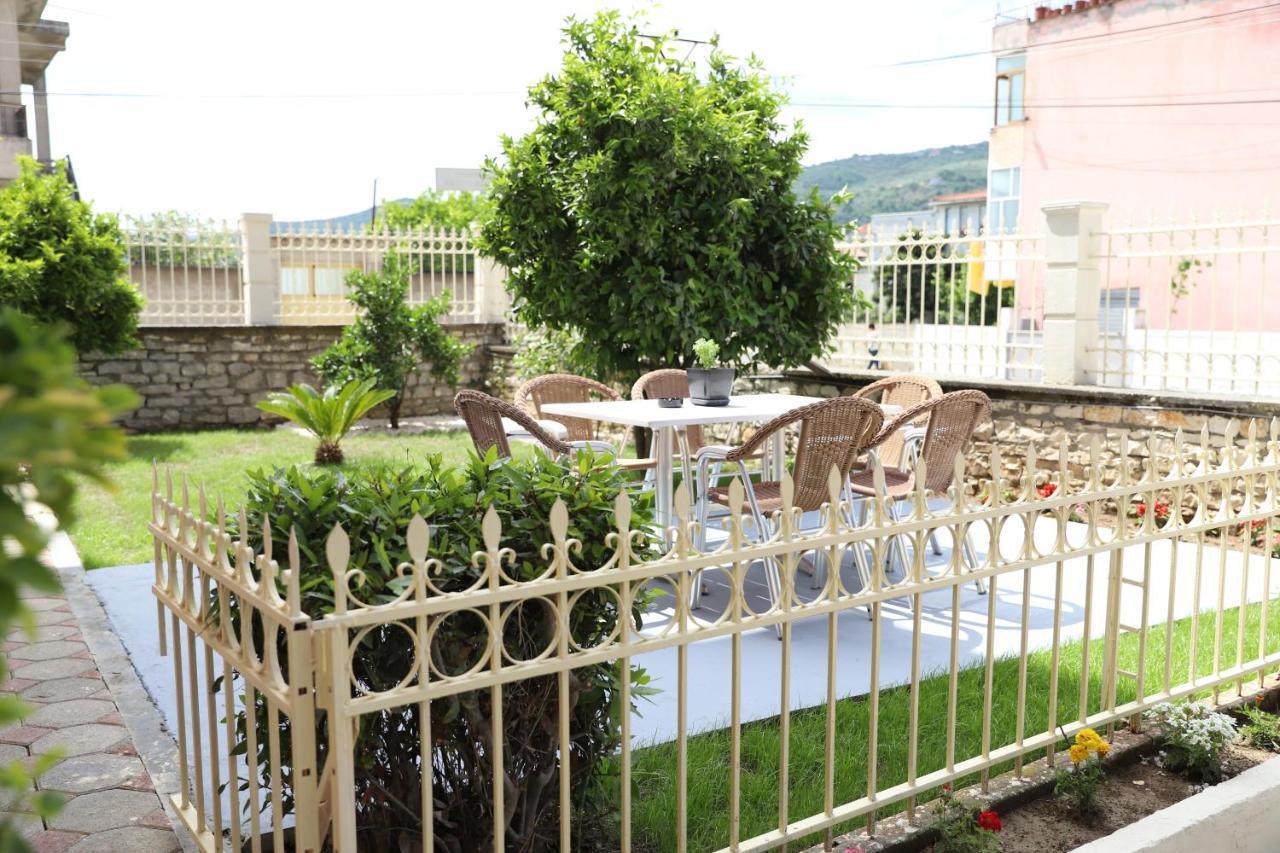 Hotel Vila Maledhi Берат Екстериор снимка