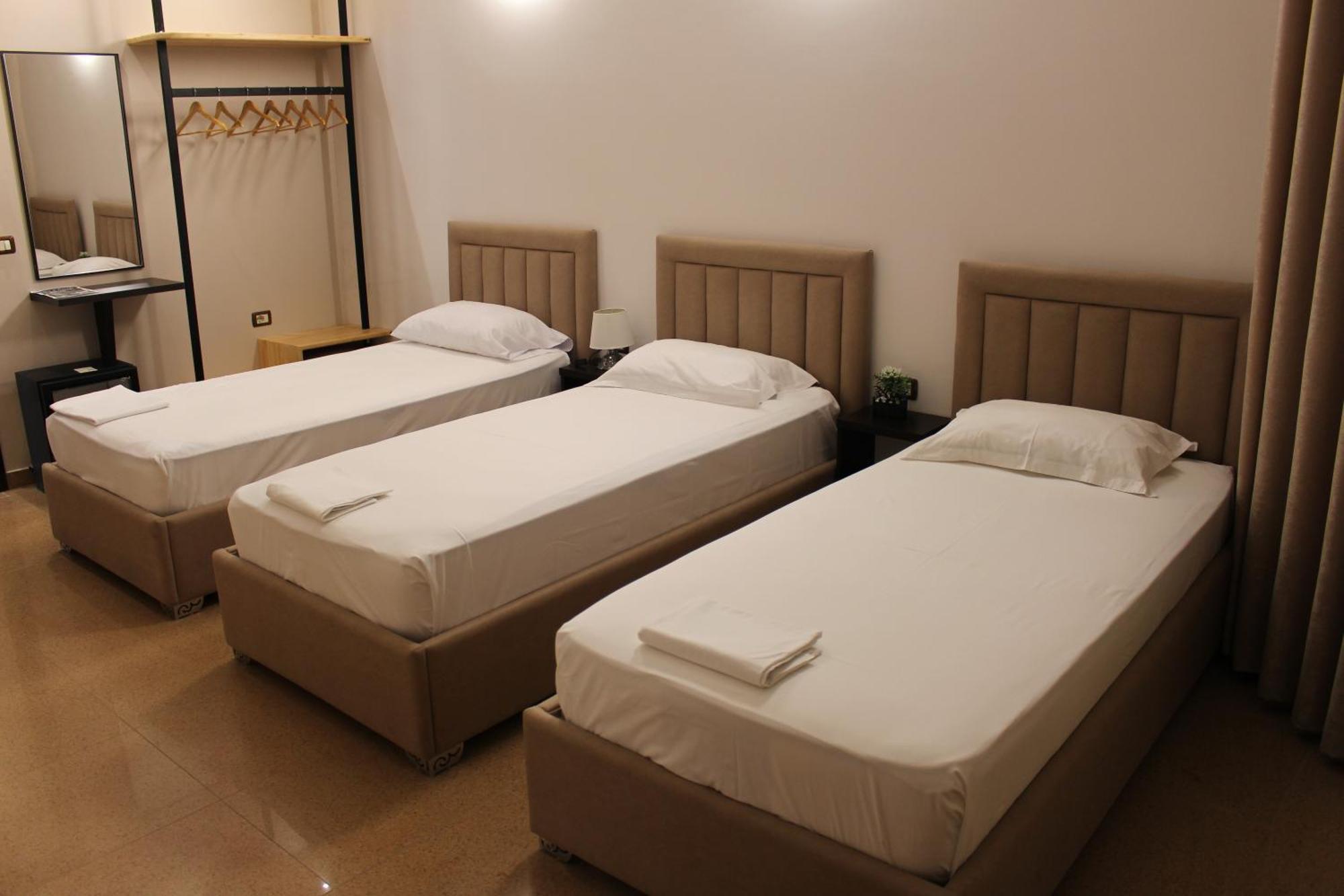 Hotel Vila Maledhi Берат Екстериор снимка